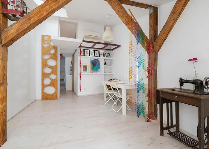Klimatyzowane Studio Do Pracy Zdalnej W Centrum Krakowa Z Antresola I Wanna By Noclegi Renters
